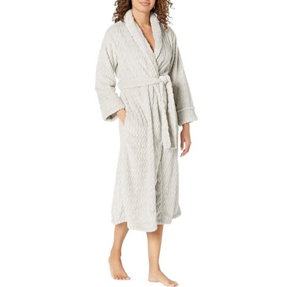 Natori Grey Geo Plush Robe NWT - Picture 2 of 8